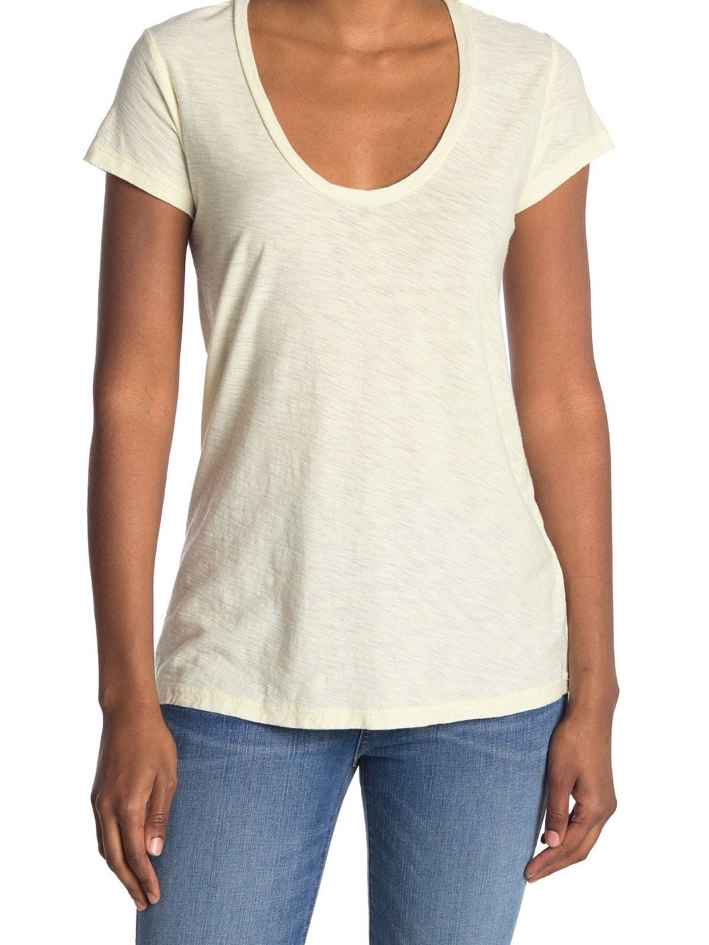 James Perse Short Sleeve Scoop Neck Tee in Light Cream